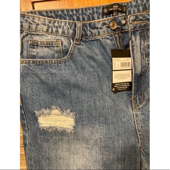 Missguided High Rise Distressed Riot Jeans - Picture 9 of 9